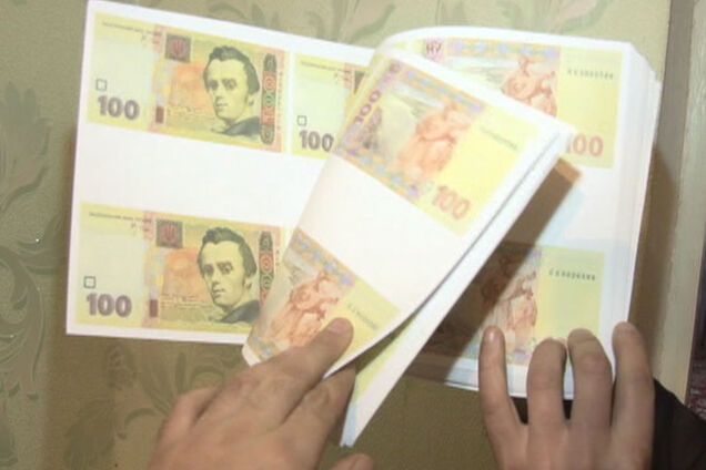 С Донбасса начали завозить поддельную гривню. Эксперты рассказали, как отличить фальшивки