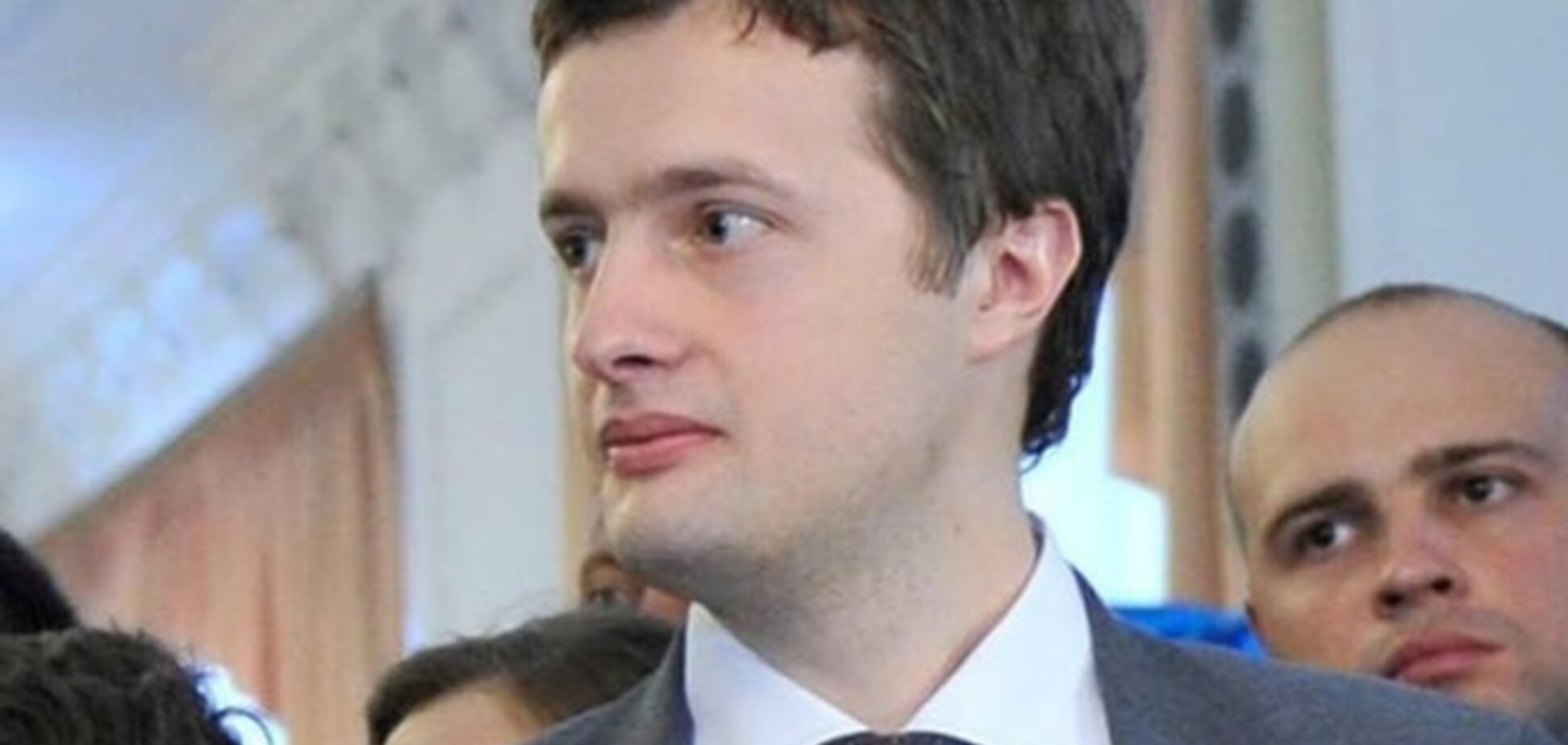 Богомолец в Верховную Раду пришла в трауре, но со сказочной сумкой, а сын Порошенко – в старом костюме