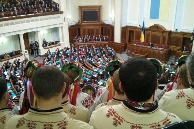 Первый день последнего постсоветского парламента Украины