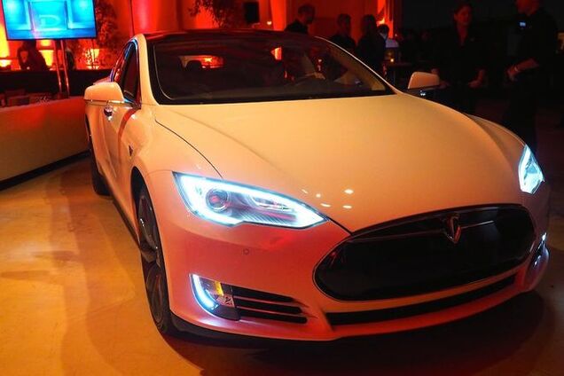 Автомобиль Tesla D: будущего ближе, чем вы думаете