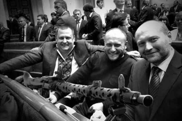 Нардеп устроил троллинг НТВ: не могу комментировать пулемет в ВР, стою в очереди за рабами