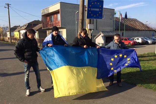 Эксперт рассказал, когда украинцы смогут ездить в Европу без виз