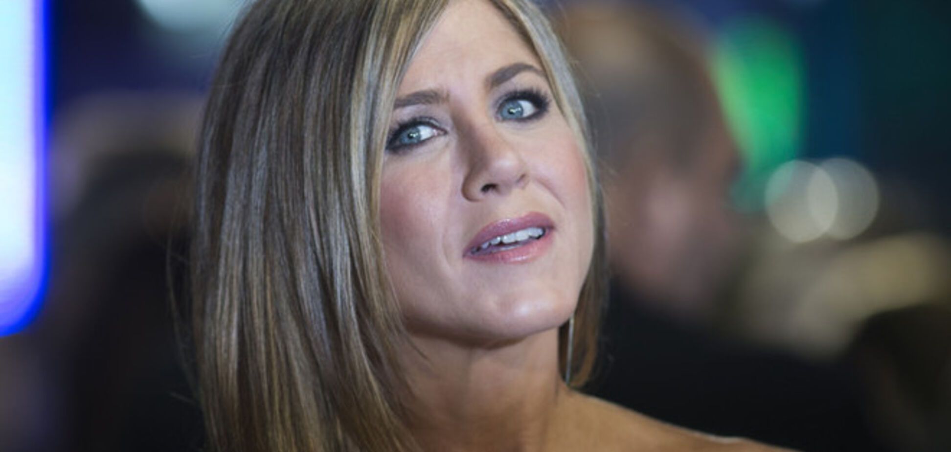 Дженнифер Анистон рассказала, как 'уколы красоты' парализовали ее лицо