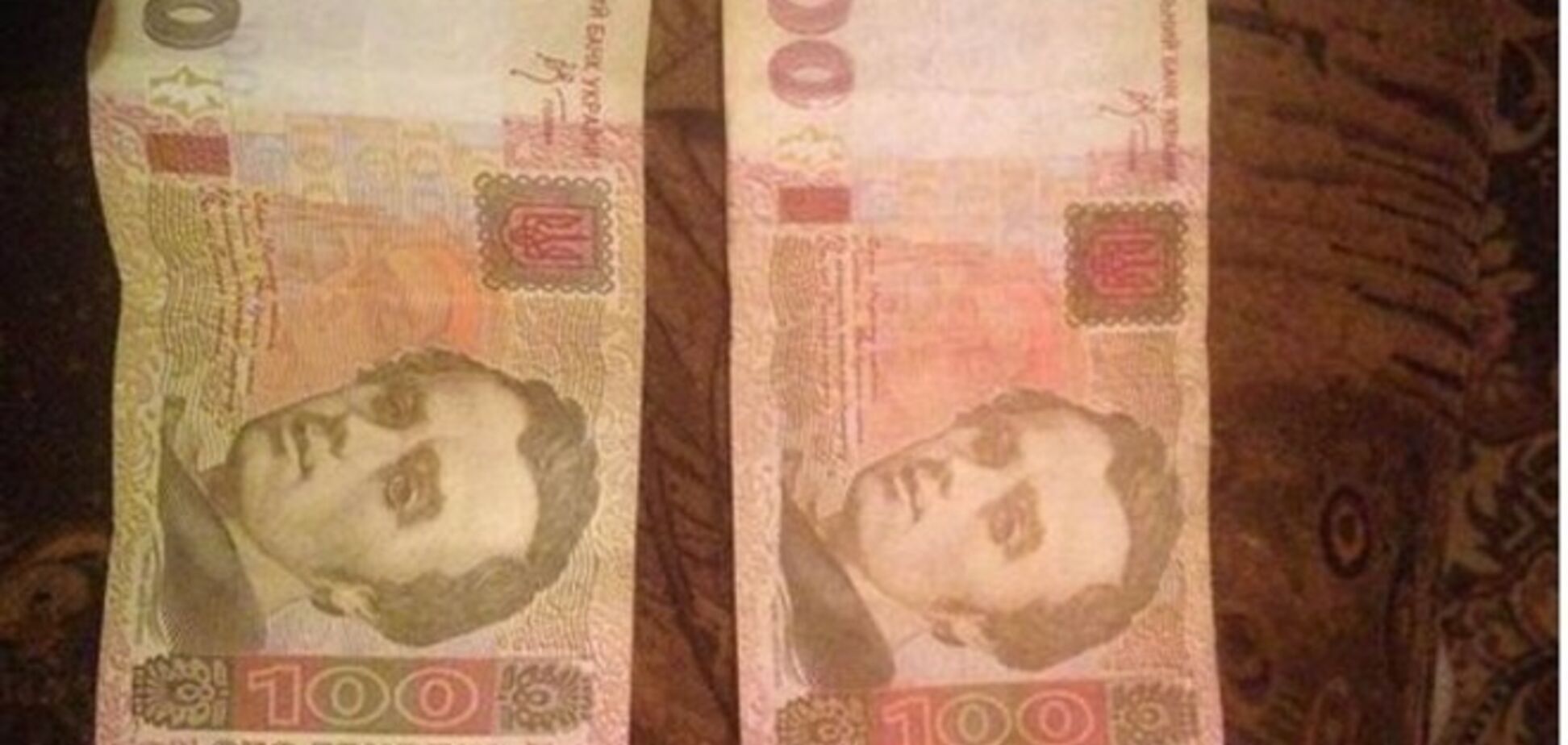 Найди пять отличий. В 'ДНР' пенсии выдают фальшивыми гривнями
