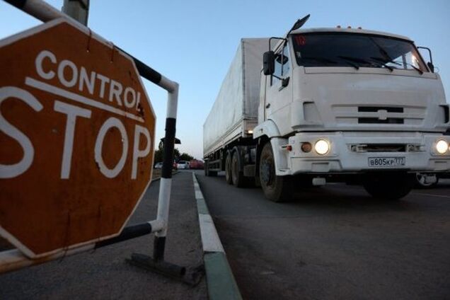 Сто фур российского 'гумконвоя' рвутся в Украину