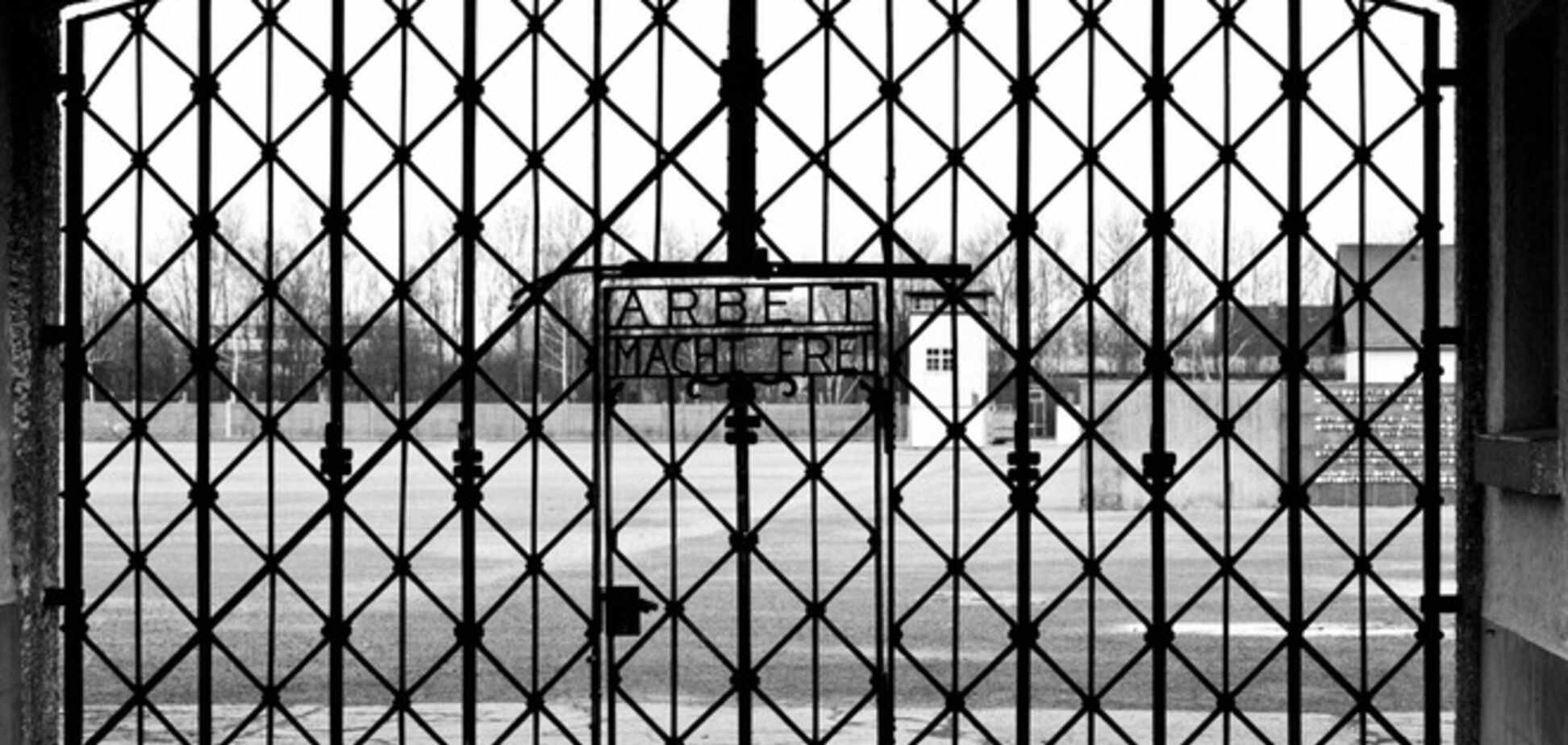 Неизвестные похитили ворота концлагеря Дахау с надписью 'Arbeit macht frei'