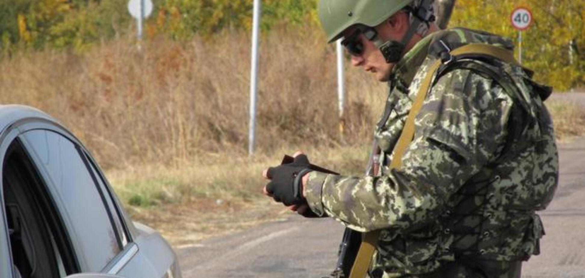 Прикордонники затримали авто без номерів з російськими військовими