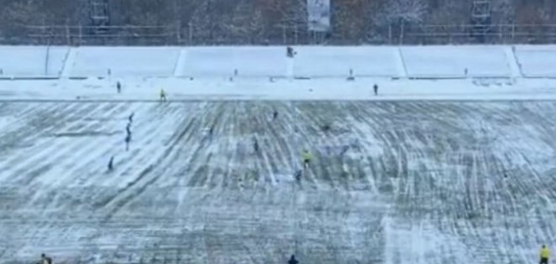 'Волынь' обыграла 'Ильичевец' в 'хоккейном матче'