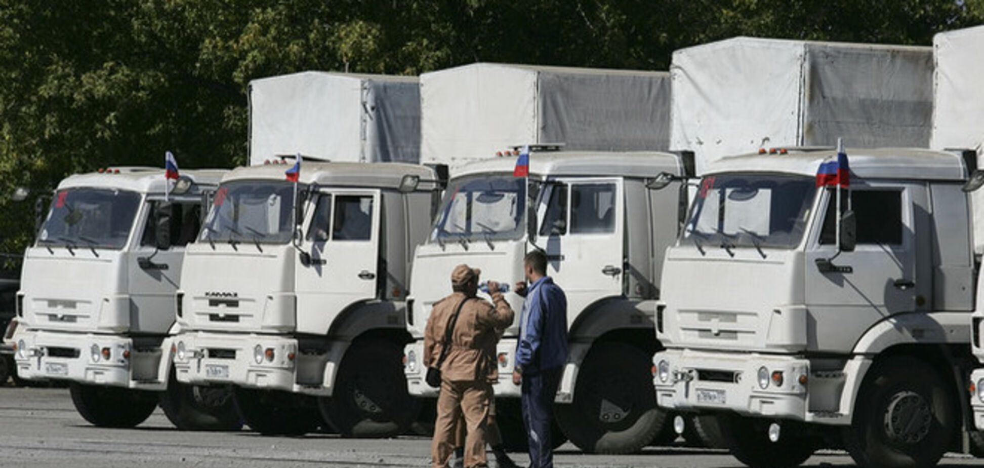 Более 60 фур российского 'гумконвоя' пересекли границу и едут в Донецк