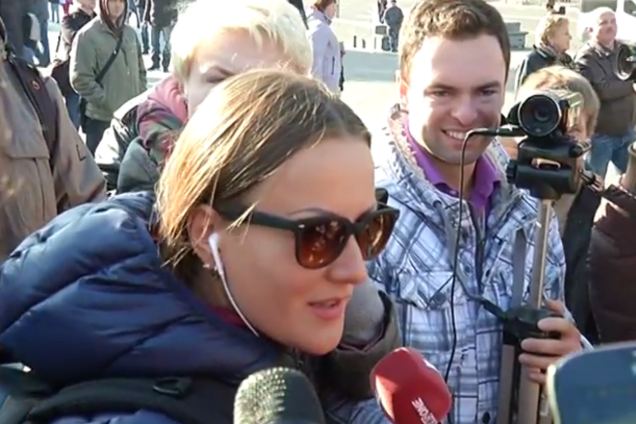 Появилось видео 'минуты славы' журналистки LifeNews на Майдане Незалежности