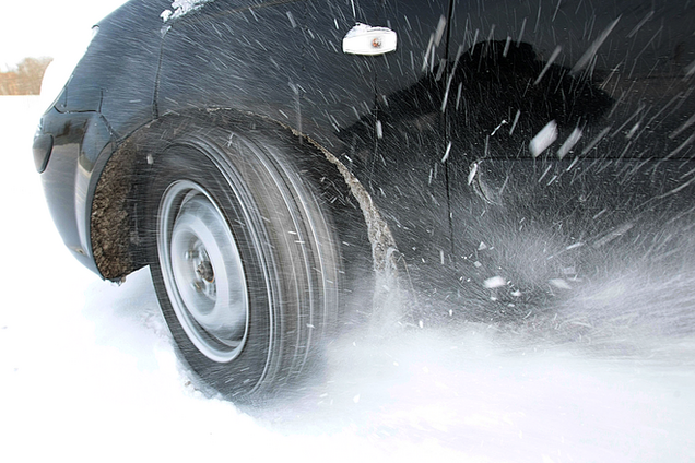 Советы эксперта о движении автомобиля зимой: как правильно выбрать резину
