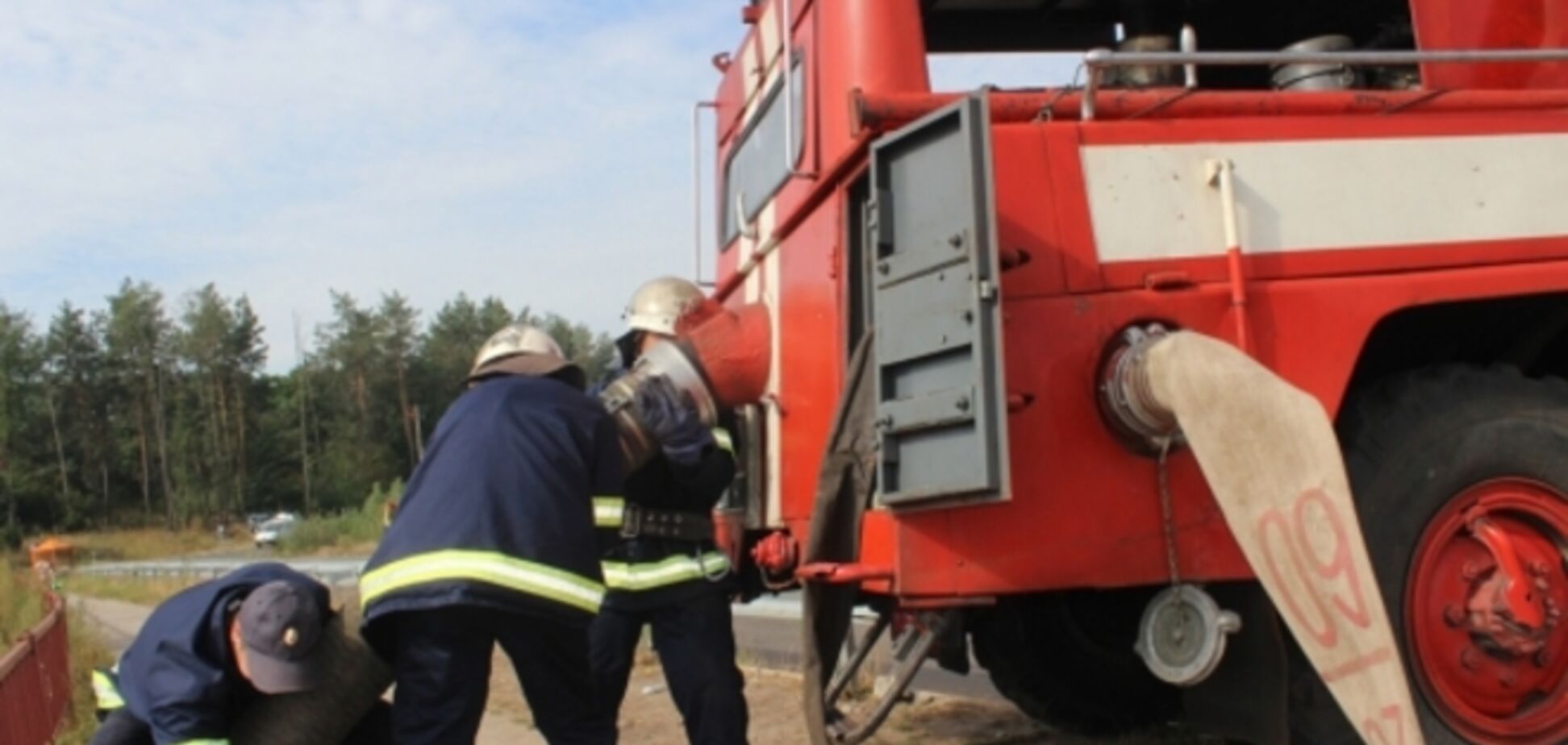 В Днепропетровске шесть часов тушили пожар на фабрике