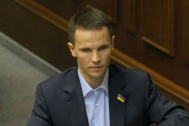 Соцмережі про скандал навколо Дерев'янка: класика жанру - недружнє захоплення партії