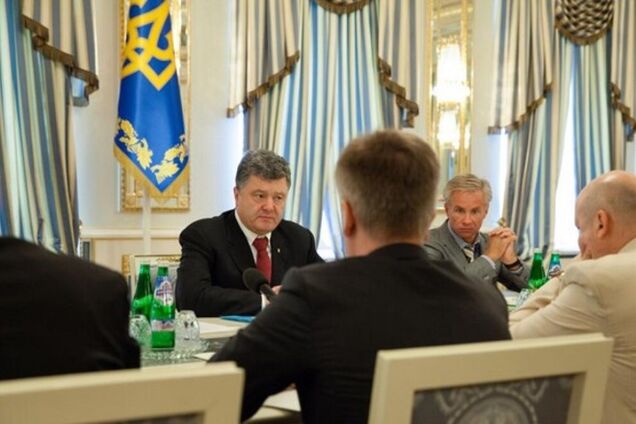 Порошенко назвал условия принятия нового закона об 'особом статусе' части Донбасса