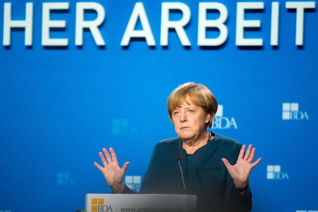 Меркель заверила, что санкции против России останутся в силе