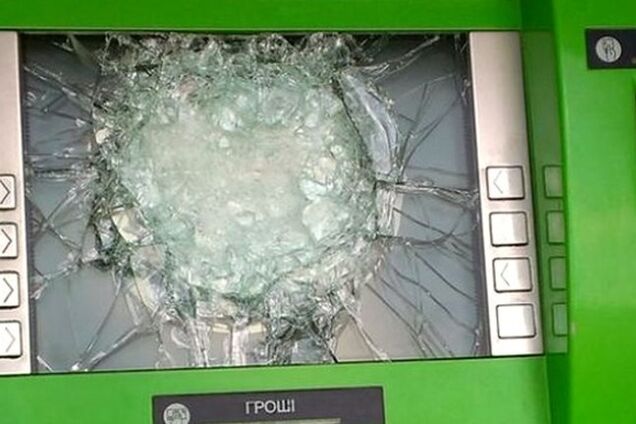 На Тернопольщине сельские воры похитили из банкомата почти миллион гривен