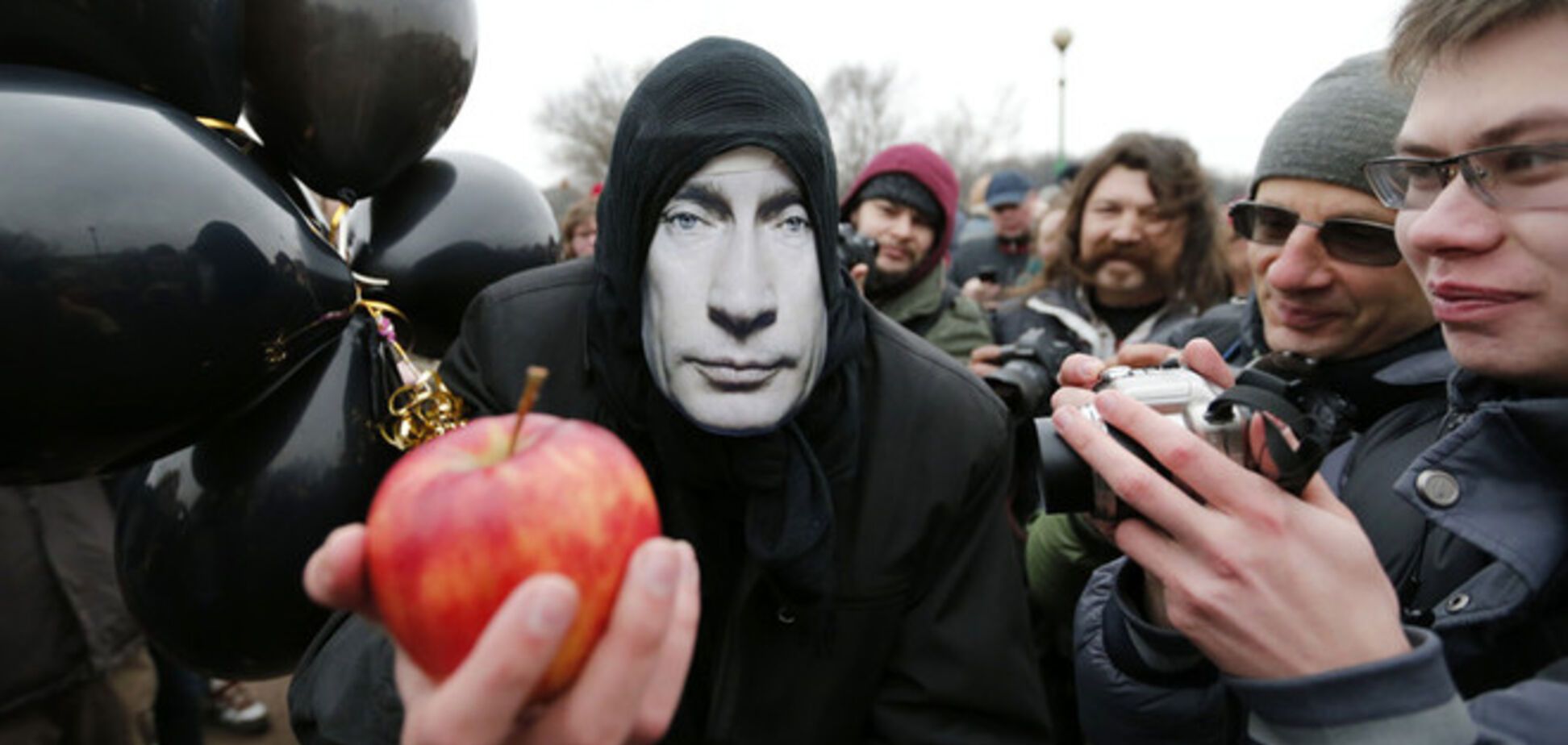 Кремль отвлекает внимание от Крыма войной на Донбассе - МИД Польши