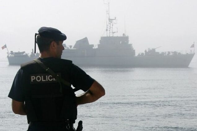 Португальские ВМС перехватили в своих водах российское судно