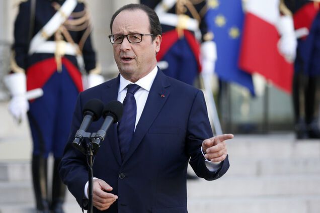 Активисты требуют от Олланда отменить контракт с Россией на 'Мистрали'