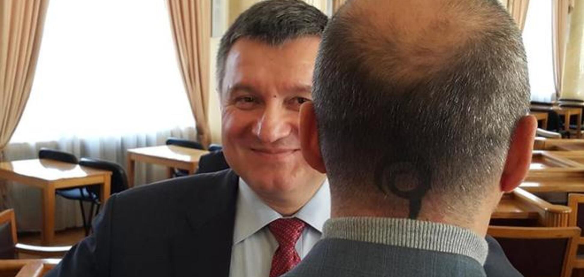 Аваков показав 'вищу касту хунти, що дає право на подвійну кількість рабів'