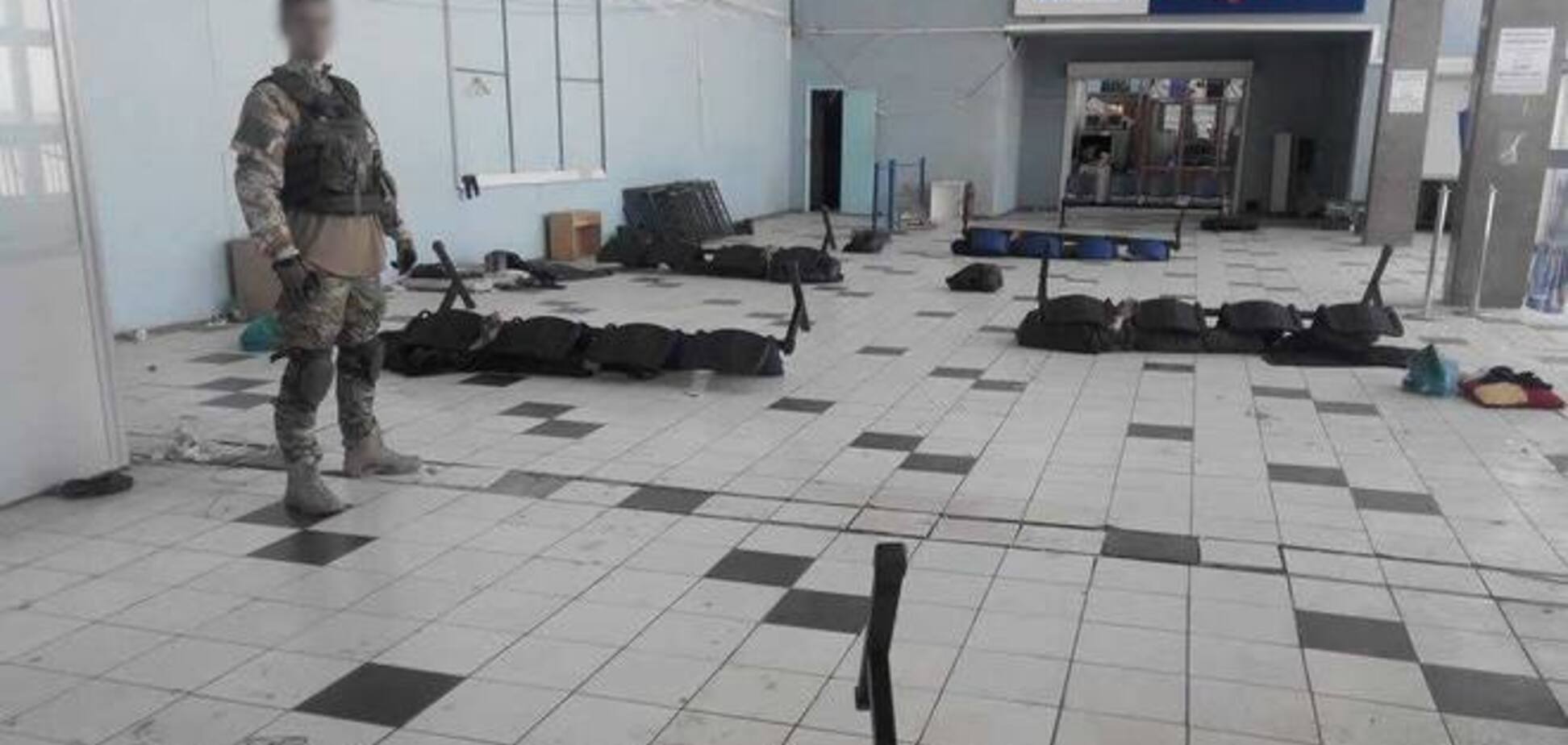 'Киборги' показали, что делают с пленными террористами: опубликованы фото