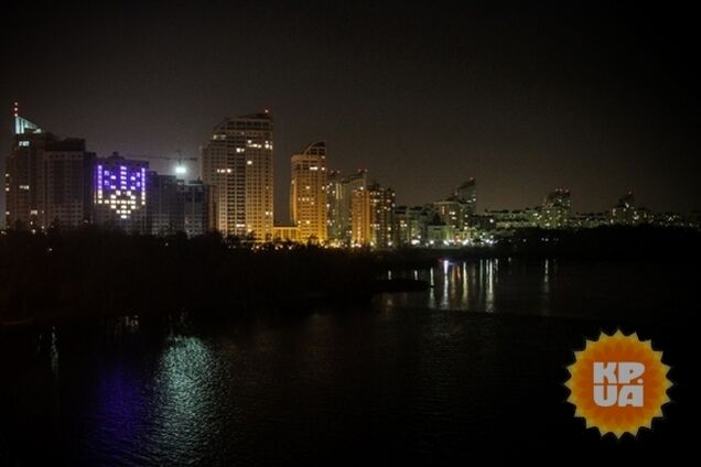 В Киеве появился 11-этажный герб Украины