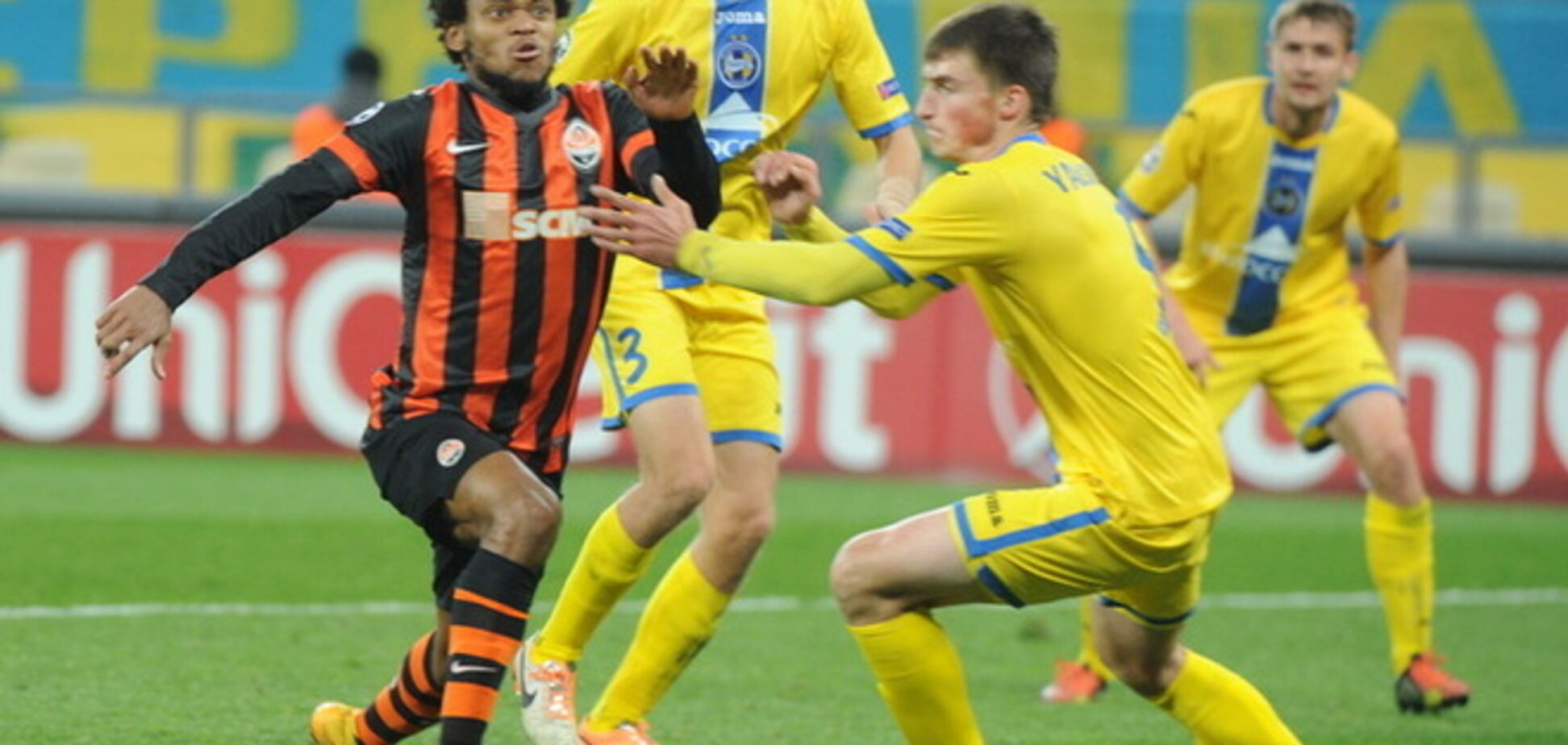 Адриано стал лучшим бомбардиром Украины в еврокубках