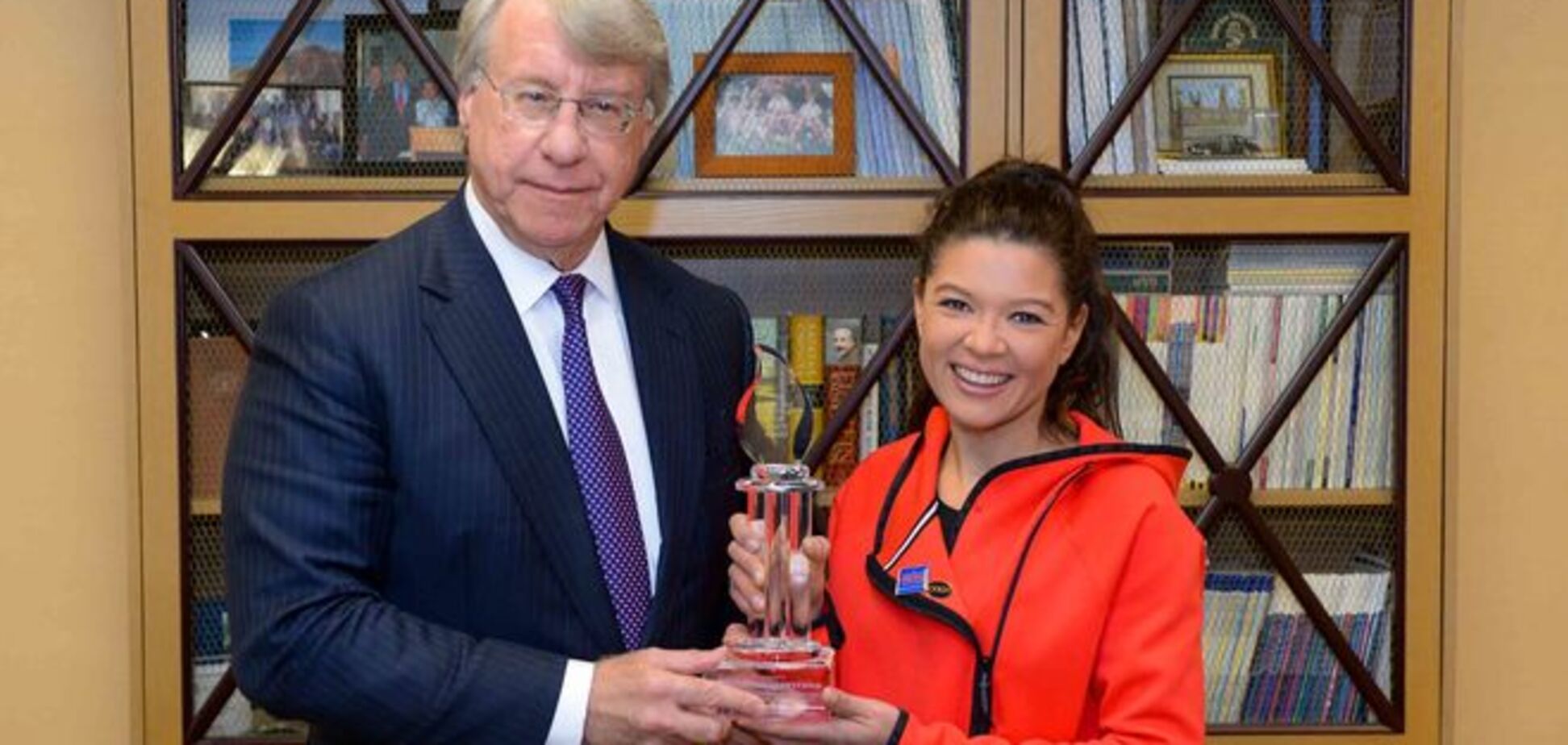 Руслана отдала деньги за премию Battle of Crete Award семьям погибших