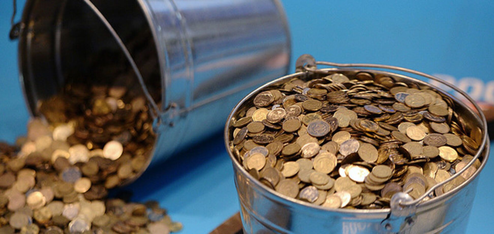 Спасая курс рубля, Россия истощила свои валютные резервы - The Financial Times