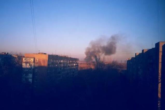 В Донецке продолжились обстрелы и атака аэропорта: есть жертвы среди населения и боевиков