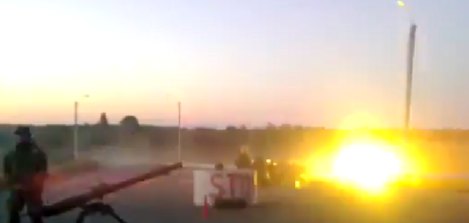 Появилось видео, как украинские военные отбивают атаку террористов в чистом поле под Дебальцево