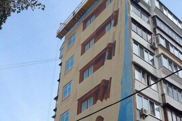 В Киеве на высотке появился 3D-рисунок