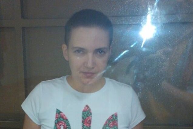 Савченко доставили в московский суд в сопровождении 10 вооруженных конвоиров