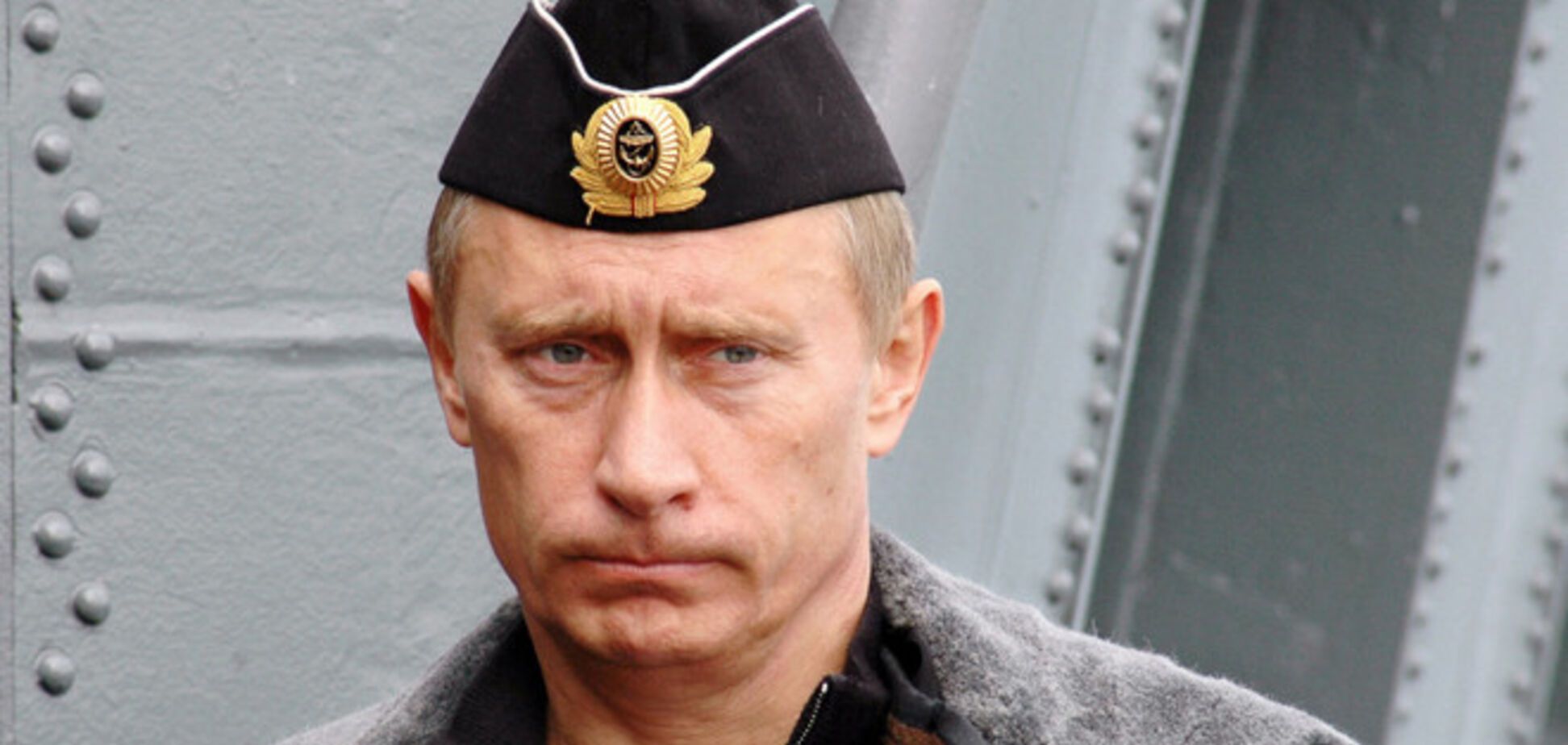 Российский писатель сравнил Путина с матросом, забывшим, что его дело — драить палубу и гальюн