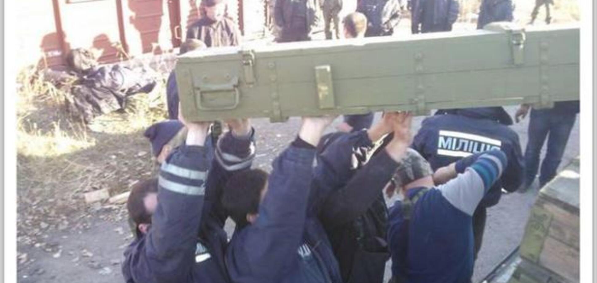 Росія доставляє військові вантажі для терористів вагонами РЖД: фотофакт