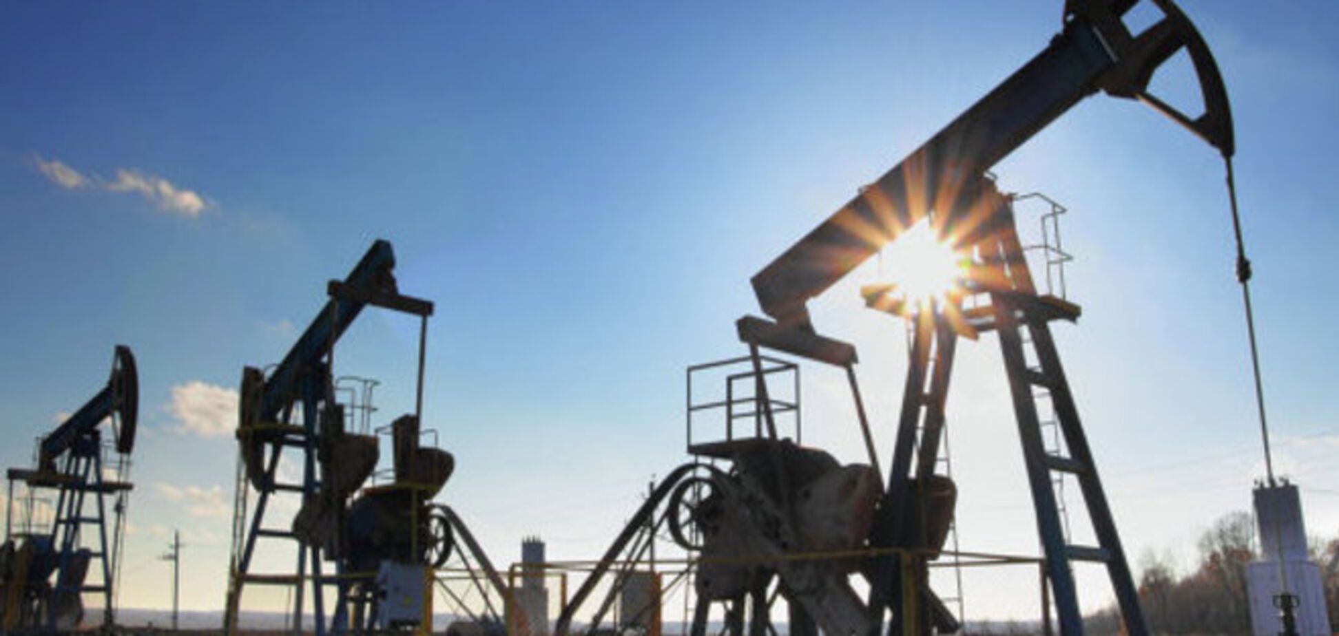 Страны-экспортеры задумались о снижении добычи нефти из-за её цены