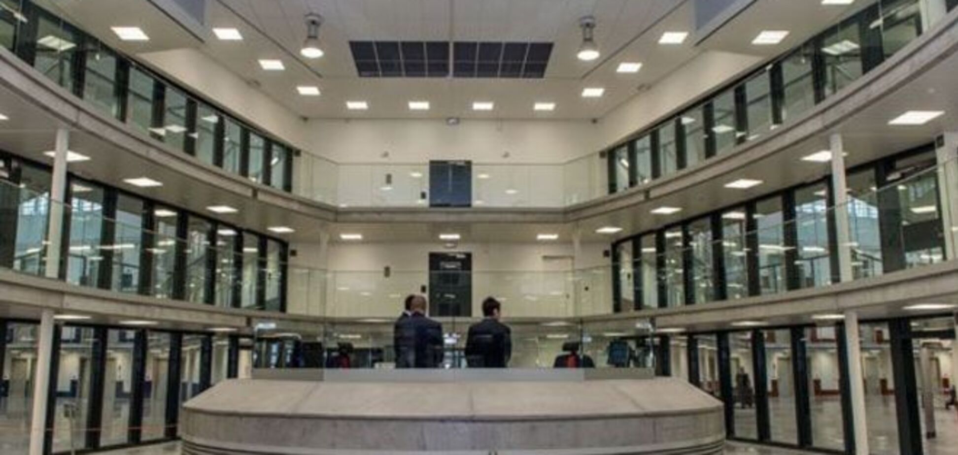 В камерах заключенных в Бельгии появится интернет и душ