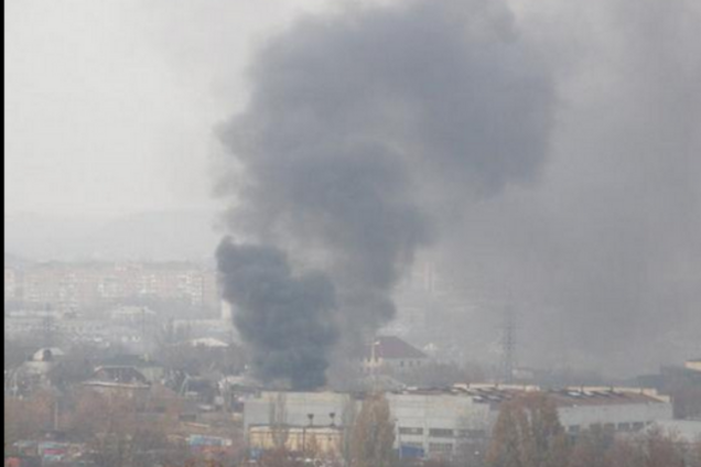 Донецк сотрясается от звуков взрывов и стрельбы