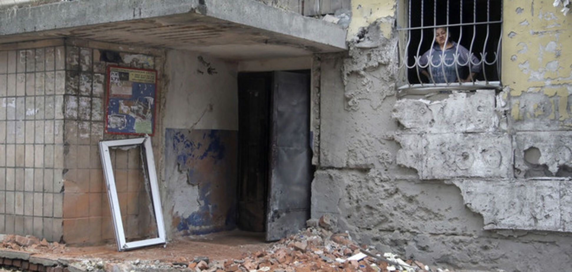 В Донецке сутки обстреливались два жилых района: данные по погибшим уточняются