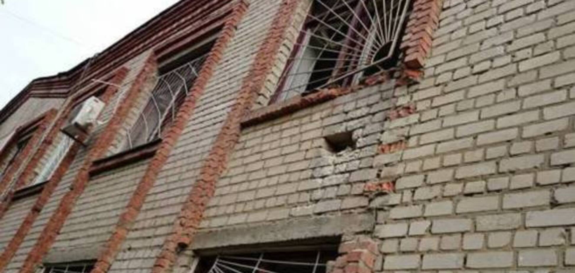 В Харькове из гранатомета обстреляли военкомат: опубликованы фото