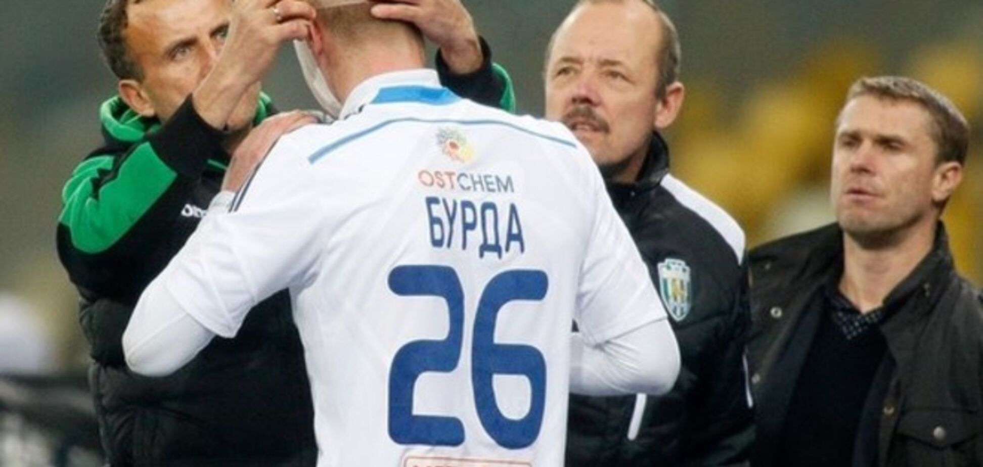 Футболисты 'Динамо' разбили друг другу голову и глаз: видео столкновения