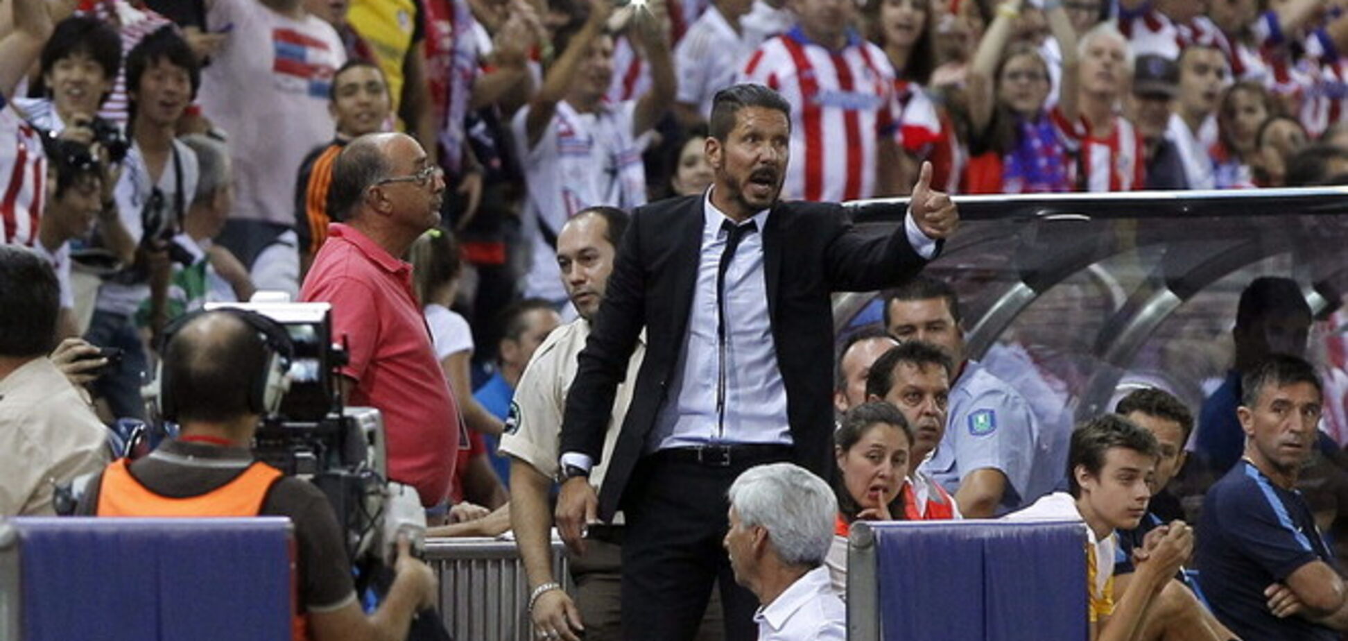 ФИФА назвала трех претендентов на звание лучшего тренера года