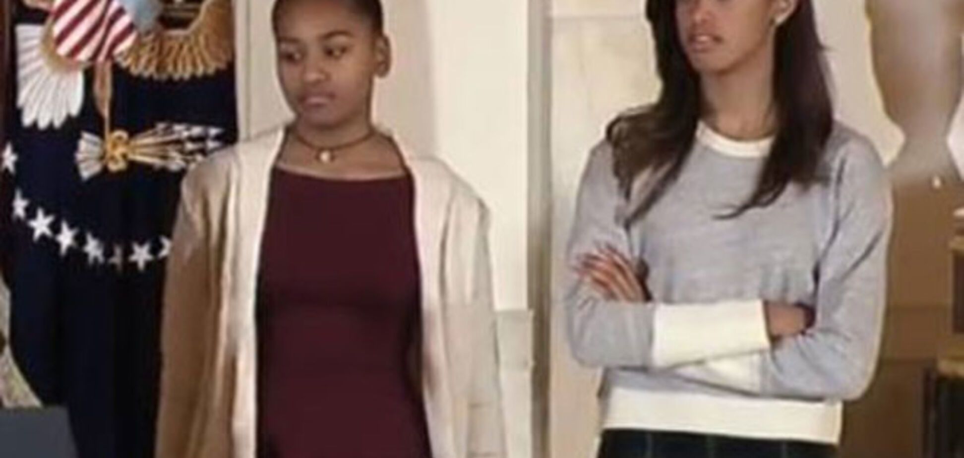 Дочери Обамы удивили американцев своими короткими юбками
