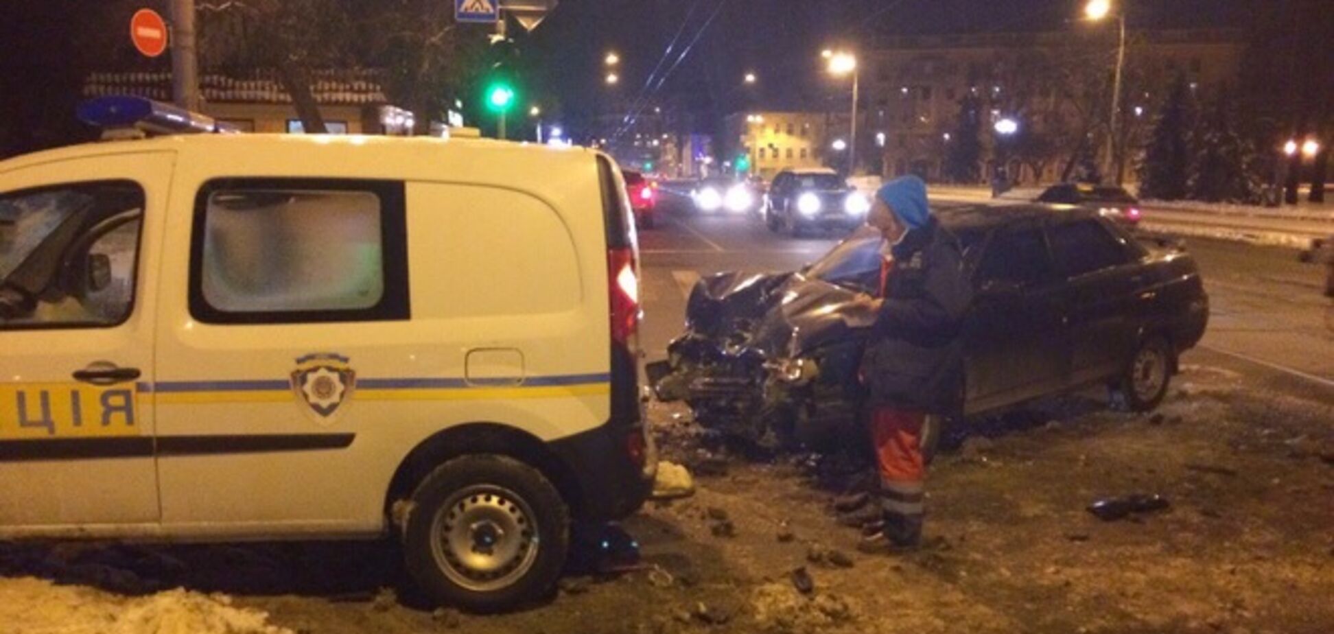 В Харькове милицейская машина протаранила легковушку: фото ДТП