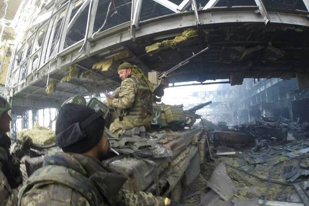 Генерал назвал две причины активизации атак на донецкий аэропорт