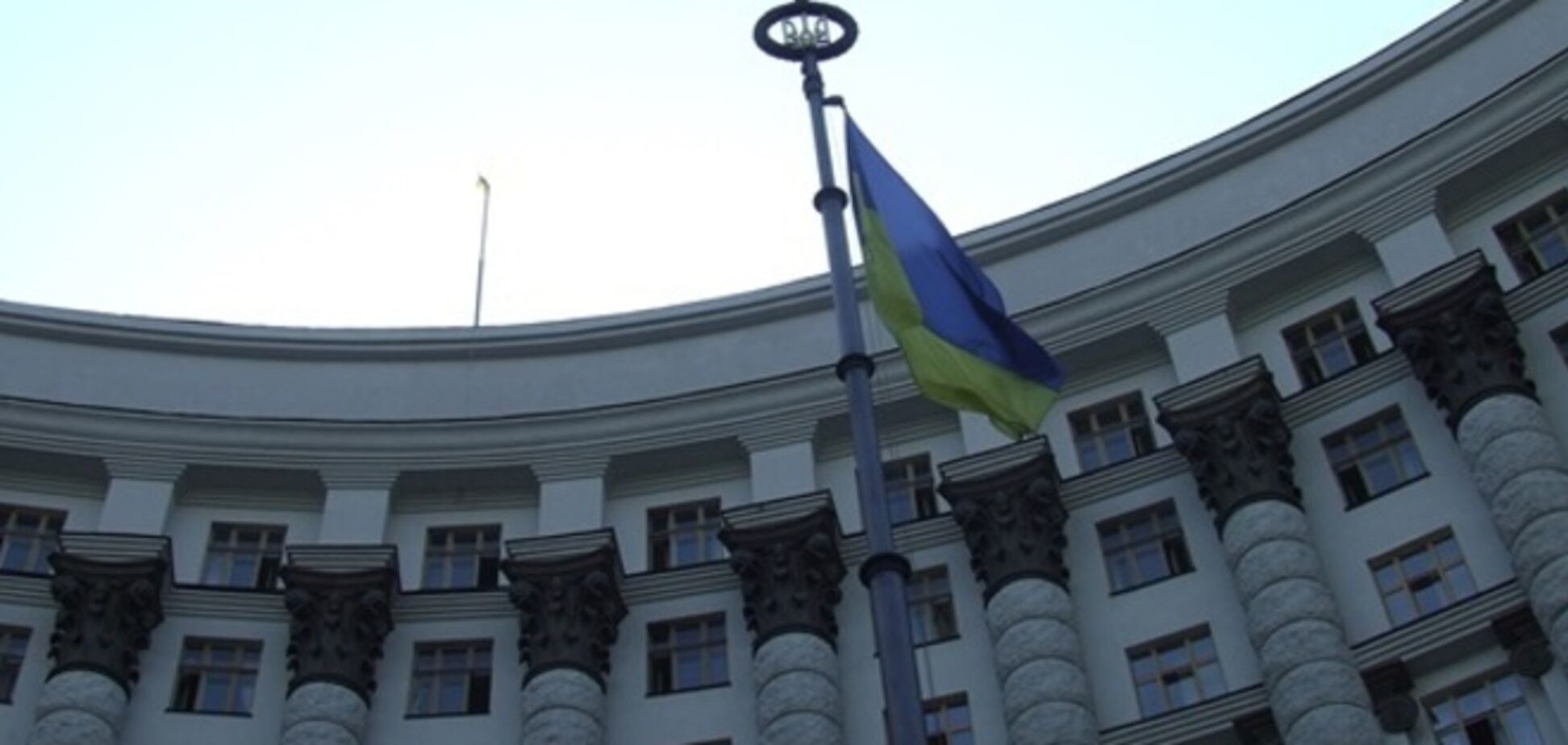 Программа Кабмина: ничего менять не собираются, а будут драть в три шкуры руками воров-чиновников