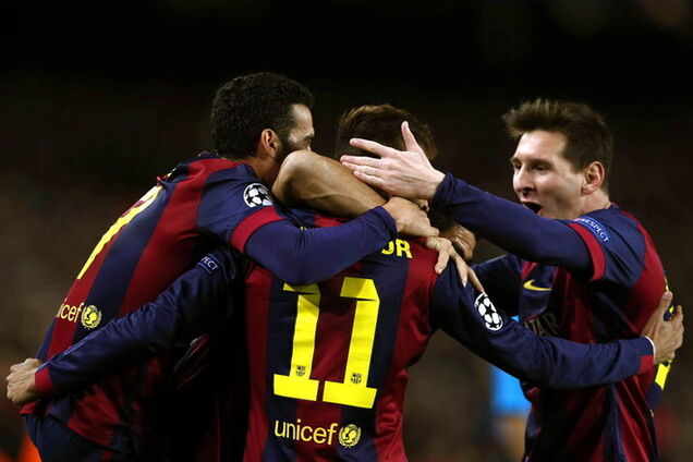 'Барселона' выиграла битву за первое место в Лиге чемпионов