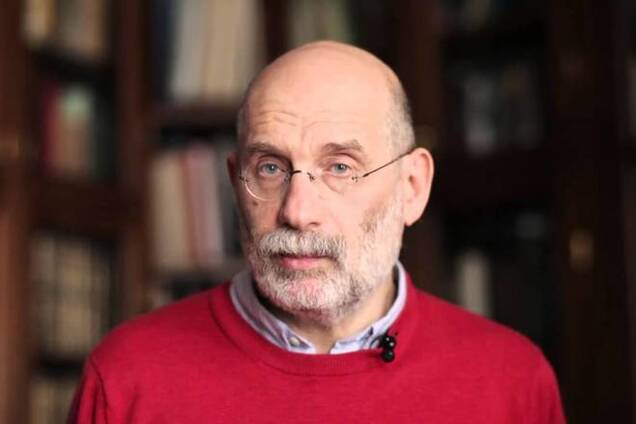 В квартиру Акунина пытались попасть сотрудники Следкома РФ