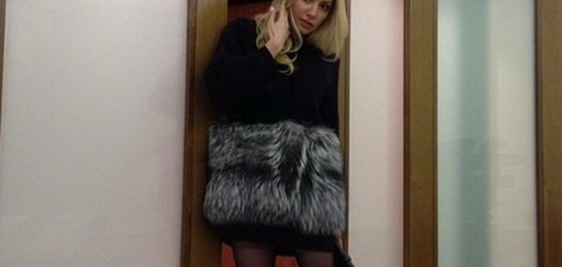 Полуобнаженная жена Кернеса похвасталась обновками