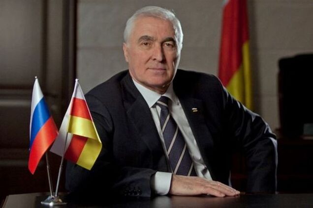 Президент Південної Осетії закликав добровольців, які воюють за 'Новоросію', повернутися додому